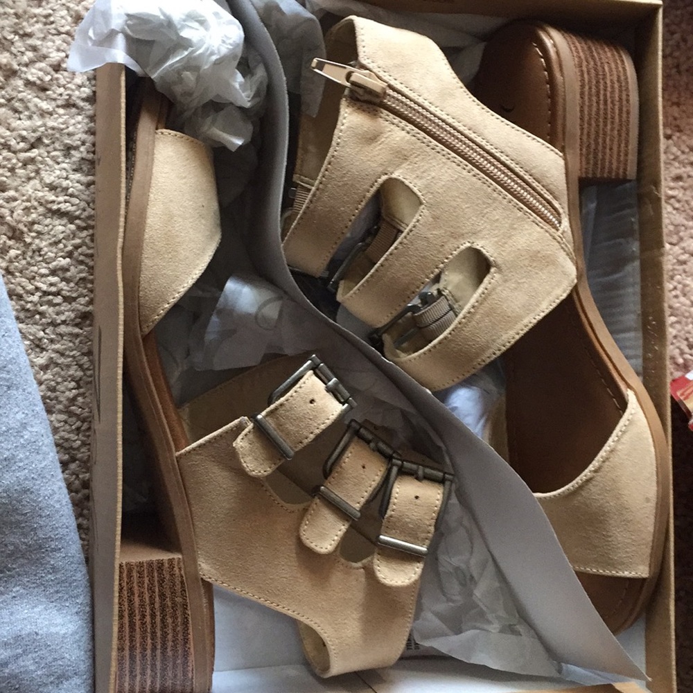 Vintage 7 eight sandals